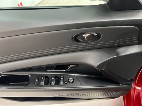 Used 2025 Hyundai Elantra Sport FWD image 19