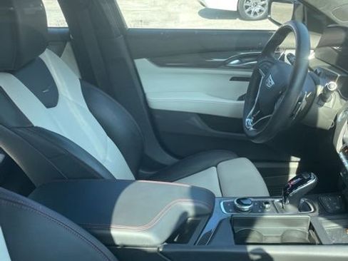 Used 2025 Cadillac CT5 V RWD image 8