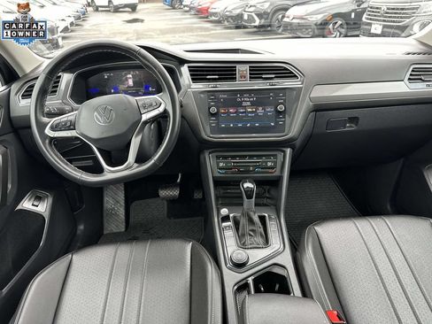 Used 2024 Volkswagen Tiguan SE AWD/4WD image 12