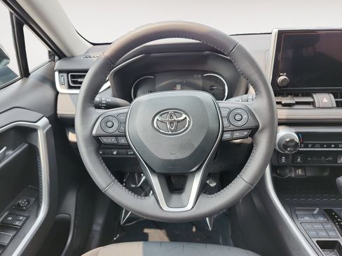 Used 2025 Toyota RAV4 XLE w/ Convenience Package AWD/4WD image 14