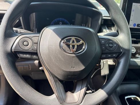 Used 2026 Toyota Corolla LE FWD image 14