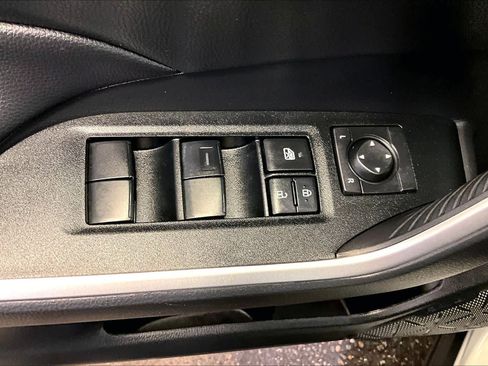 Certified 2025 Toyota RAV4 LE image 31