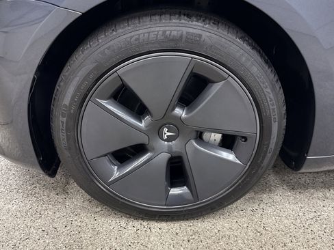 Used 2023 Tesla Model 3 Standard Range image 2