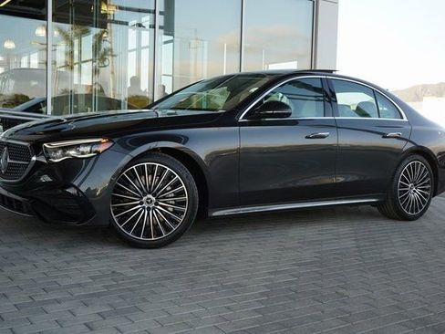 New 2026 Mercedes-Benz E 450 4MATIC Sedan image 4