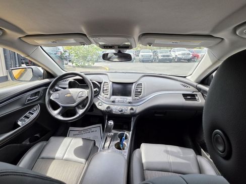Used 2018 Chevrolet Impala LT FWD image 12