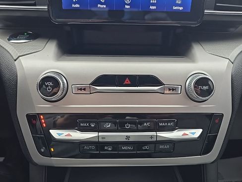 Used 2021 Ford Explorer XLT w/ Equipment Group 202A image 21