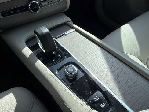 Certified 2023 Volvo XC90 B5 Plus w/ Protection Package Premier image 29