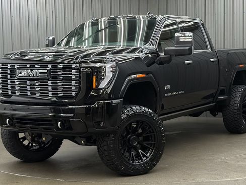 Used 2026 GMC Sierra 3500 Denali Ultimate AWD/4WD image 1