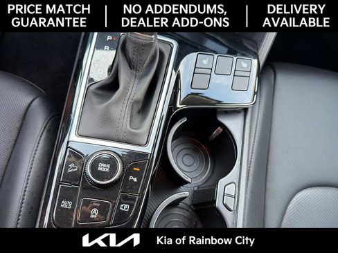 Used 2025 Kia Sportage EX FWD image 19