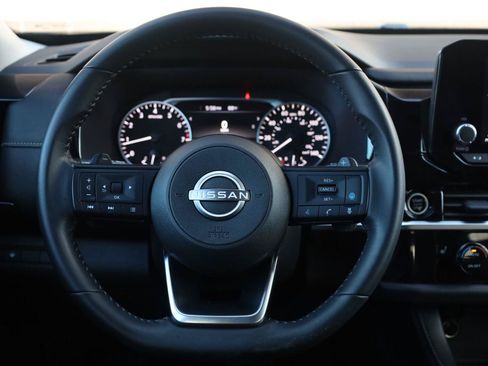 Used 2024 Nissan Pathfinder SV w/ Lighting Package (N92) FWD image 31