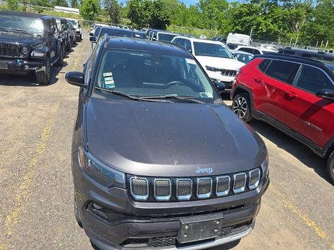 Used 2022 Jeep Compass Limited AWD/4WD image 2