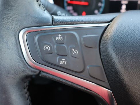 Used 2018 Chevrolet Equinox LT FWD image 41