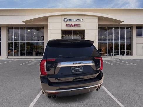 Used 2022 GMC Yukon XL Denali RWD image 12