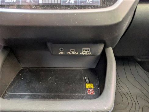 Used 2026 Subaru Forester Premium AWD/4WD image 14