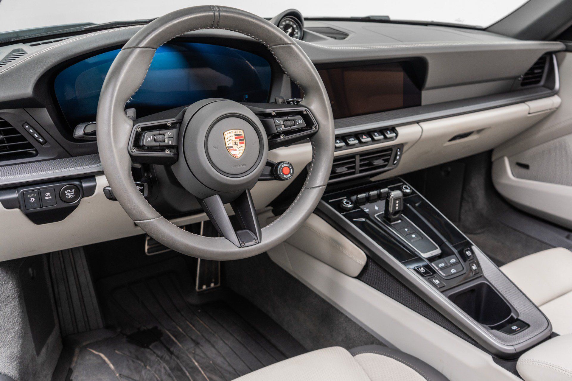 Used 2025 Porsche 911 Carrera RWD image 13