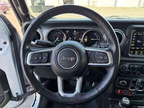 Used 2023 Jeep Wrangler Unlimited Rubicon 4xe w/ Cold Weather Group AWD/4WD image 7
