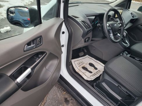 Used 2020 Ford Transit Connect XLT image 14