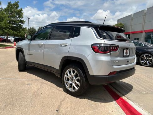 Used 2025 Jeep Compass Limited AWD/4WD image 8