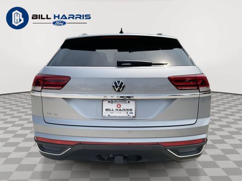 Used 2022 Volkswagen Atlas Cross Sport SE FWD image 6