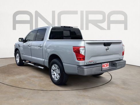 Used 2017 Nissan Titan SV RWD image 12