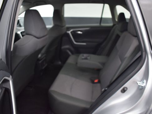Used 2025 Toyota RAV4 XLE FWD image 12