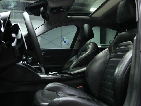 Used 2017 Alfa Romeo Giulia Ti w/ TI 19" Sport Package image 19