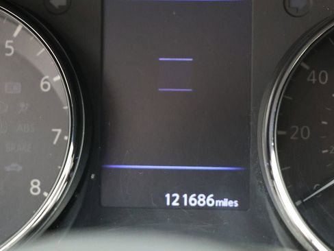 Used 2019 Nissan Rogue Sport SV image 17