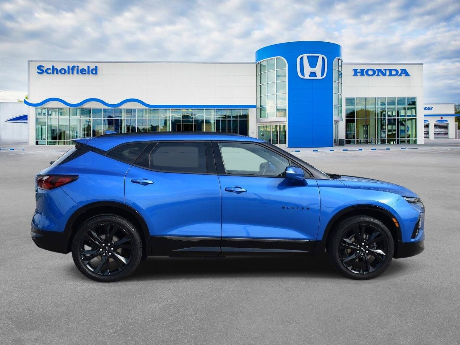 Used 2021 Chevrolet Blazer RS FWD image 2
