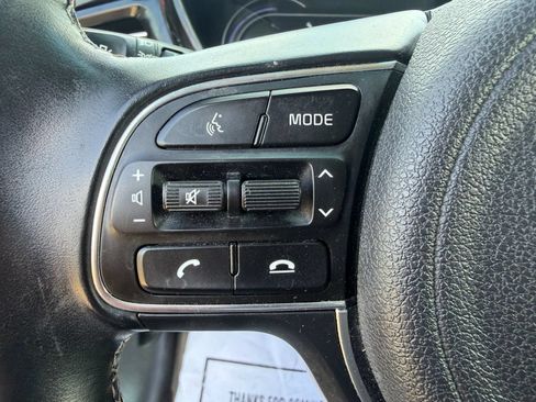 Used 2020 Kia Niro EX w/ Cold Weather Package FWD image 37