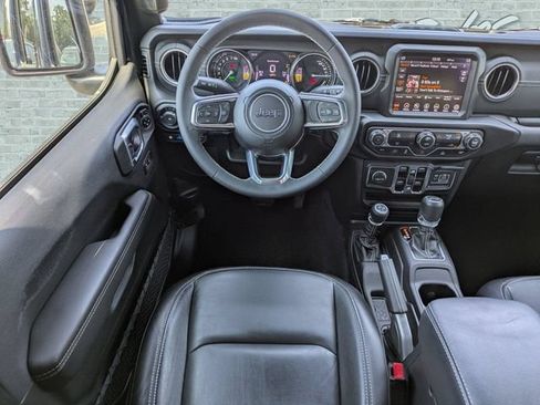 Used 2023 Jeep Wrangler Unlimited Sahara AWD/4WD image 16