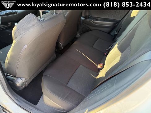 Used 2018 Toyota C-HR XLE FWD image 13