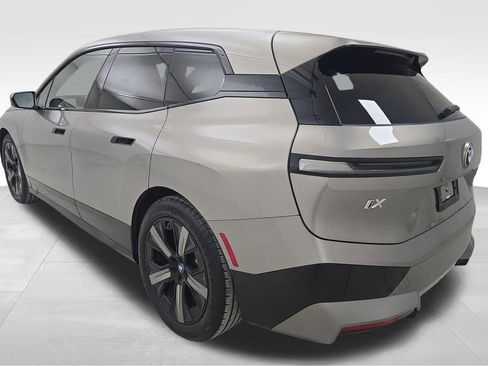 Certified 2023 BMW iX xDrive50 w/ Premium Package AWD/4WD image 7