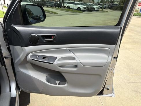 Used 2014 Toyota Tacoma PreRunner RWD image 13