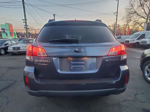 Used 2014 Subaru Outback 2.5i Premium w/ Moonroof Package & Eyesight image 4