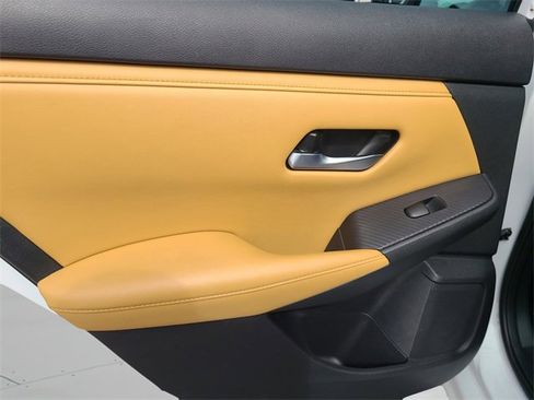 Used 2021 Nissan Sentra SV w/ SV Premium Package image 19