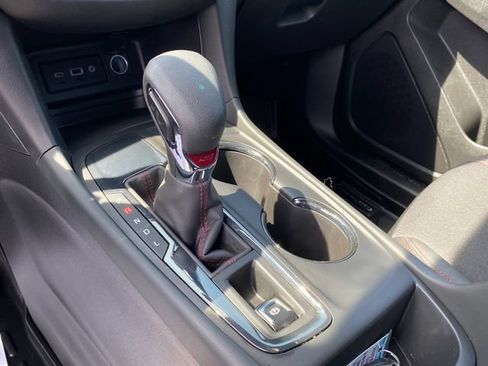 Used 2022 Chevrolet Equinox RS w/ LPO, Cargo Package FWD image 13