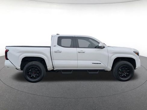 Used 2024 Toyota Tacoma SR5 w/ SR5 Upgrade Package AWD/4WD image 7