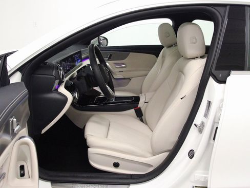 Certified 2025 Mercedes-Benz CLA 250 4MATIC image 17