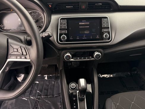 Used 2019 Nissan Kicks SV image 13