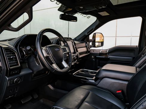 Used 2022 Ford F250 Lariat w/ Black Appearance Package image 33