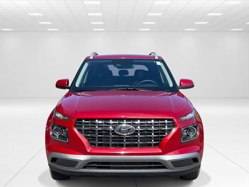New 2026 Hyundai Venue SEL FWD image 2