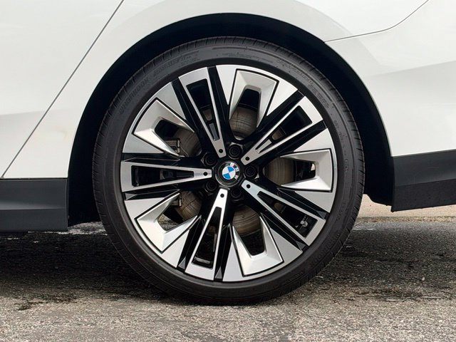 Certified 2026 BMW 540i xDrive AWD/4WD image 4