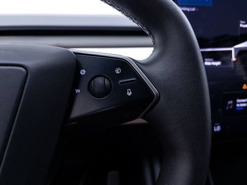 Used 2024 Tesla Cybertruck AWD Crew Cab image 30