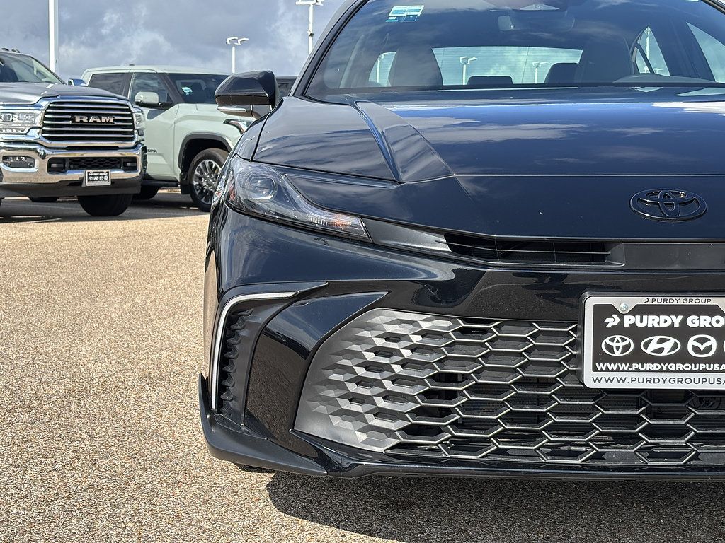 Used 2026 Toyota Camry SE w/ Convenience Package FWD image 3