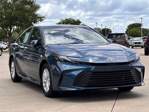New 2026 Toyota Camry LE w/ Convenience Package FWD image 2