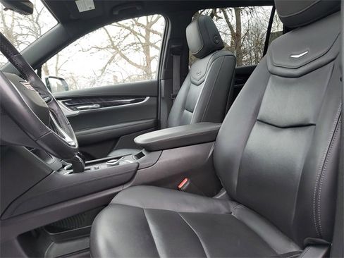 Certified 2022 Cadillac XT6 Premium Luxury w/ Technology Package image 28