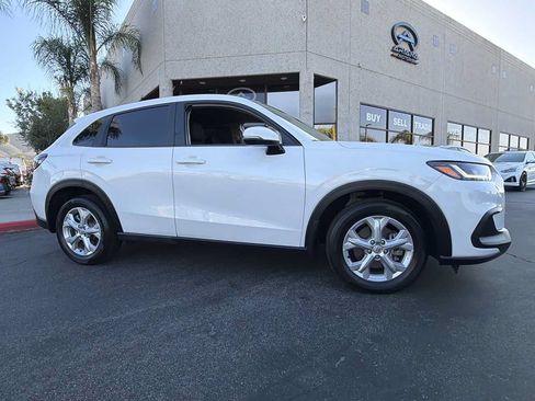 Used 2023 Honda HR-V LX image 8