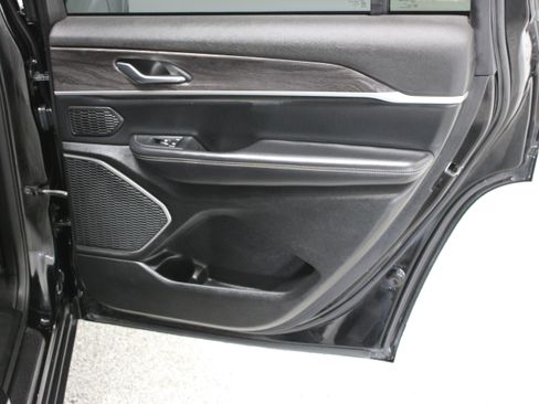 Used 2021 Jeep Grand Cherokee L Limited RWD image 38
