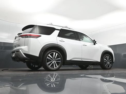 Used 2025 Nissan Pathfinder Platinum w/ Cargo Package FWD image 43