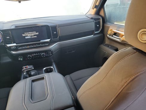 Used 2022 Chevrolet Silverado 1500 RST image 17